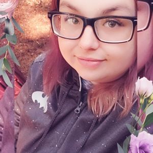 Meet your Posher, Tia